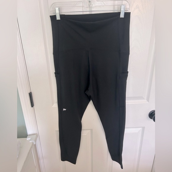 Fabletics PureLuxe High-Waisted Maternity 7/8 Legging size Medium - Picture 7 of 9
